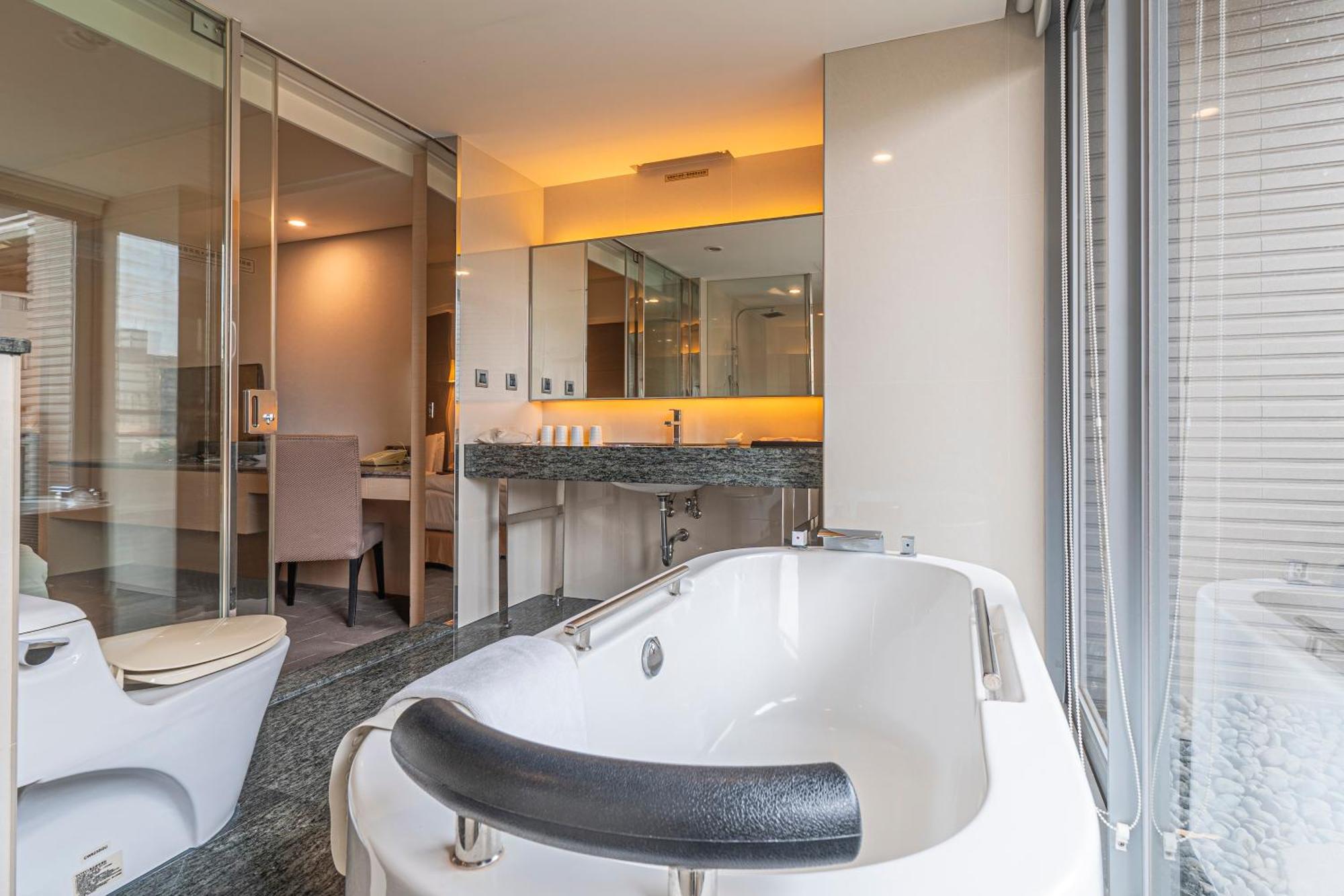 Check Inn Select Taichung Dadun 외부 사진